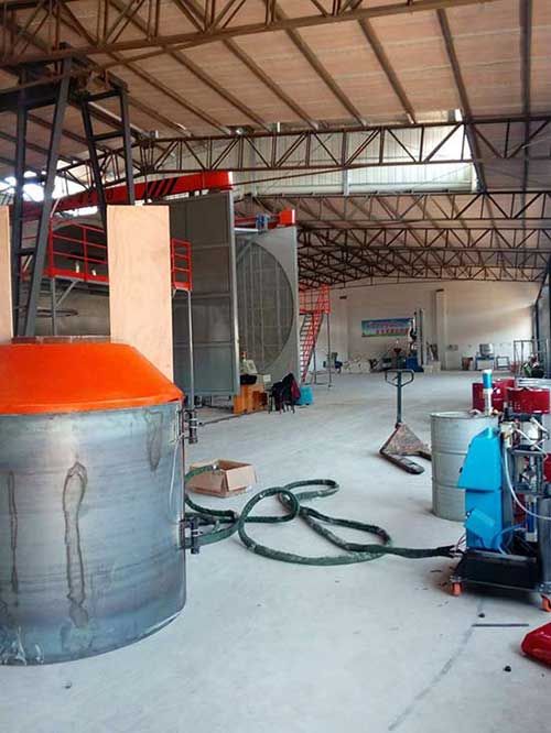 石家庄聚氨酯高压喷涂设备(图1) 聚氨酯发泡设备罐体喷涂施工