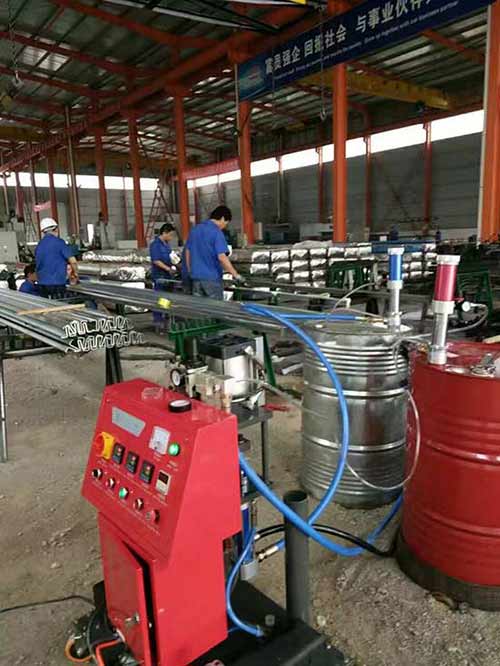 聚氨酯发泡机施工的发泡原料如何存放(图3) JNJX-III(E)型聚氨酯发泡机施工