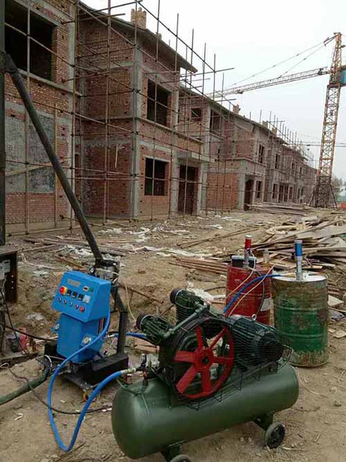 聚氨酯发泡机都有哪些规格型号(图2) 聚氨酯发泡机建筑保温施工